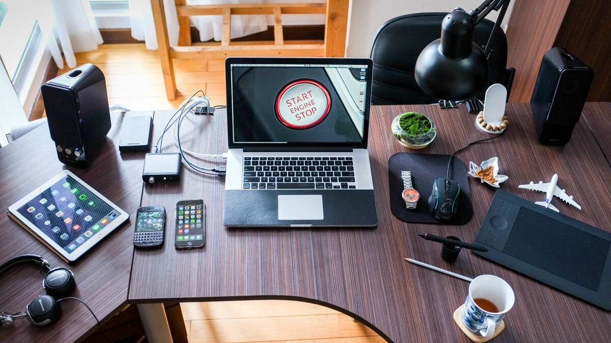Comet Q Raises Over $900,000 on Kickstarter in Under a Month With World-First Hardware Remote Control