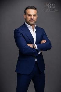 Ferhat Kacmaz kündigt neues KI-Startup HUNDREDHANDS an: digitale Mitarbeiter zum Anfassen, gesteuert per WhatsApp